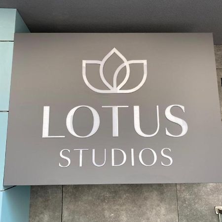 Lotus Studios Mamaia Extérieur photo