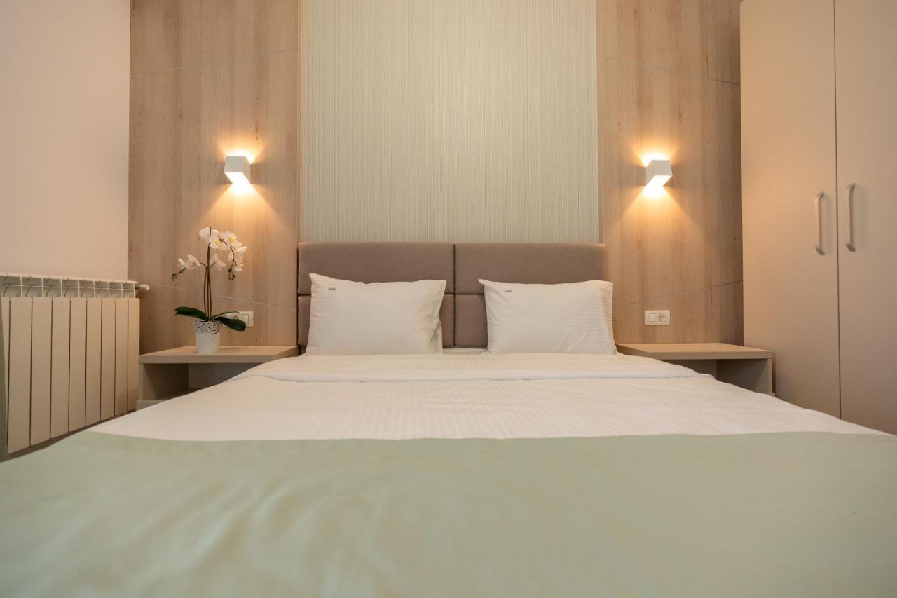 Lotus Studios Mamaia Extérieur photo