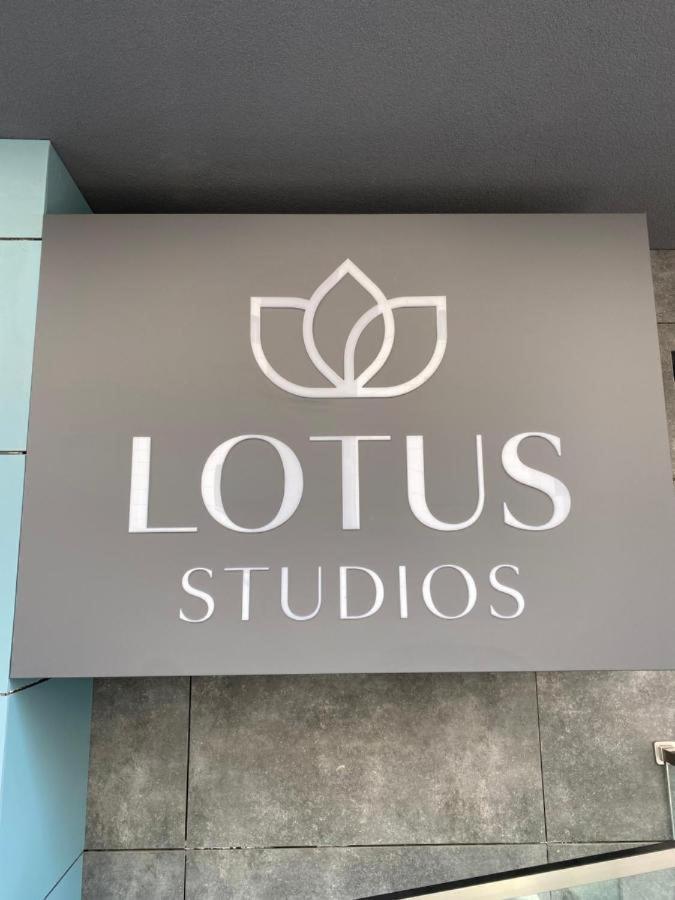 Lotus Studios Mamaia Extérieur photo